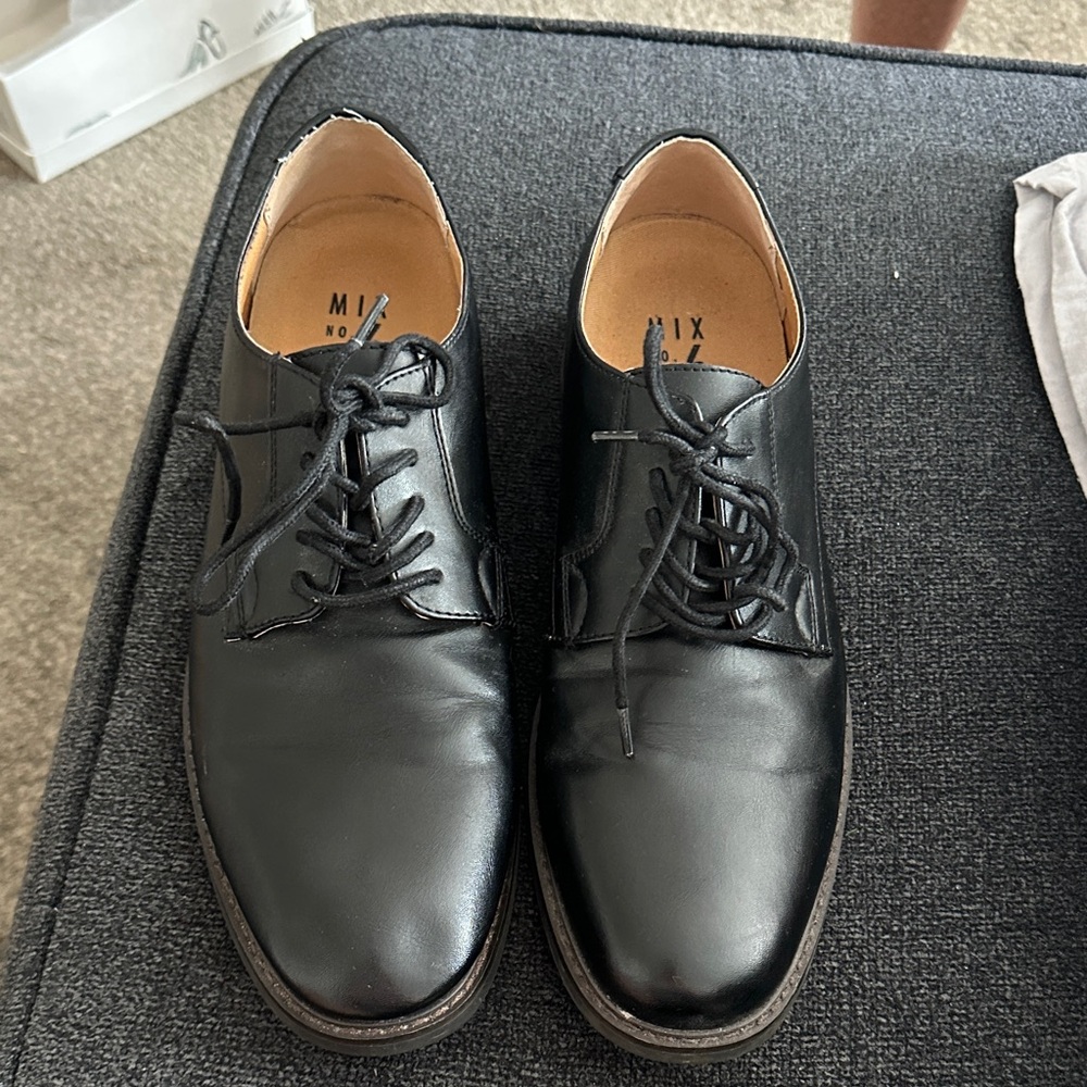 Mix 6 Classic Black Leather Oxfords